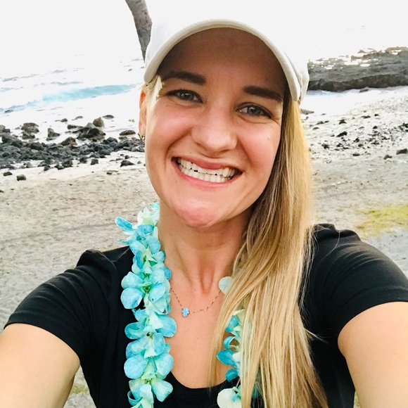 Meet your Posher, Courtney - Picture 1 of 1